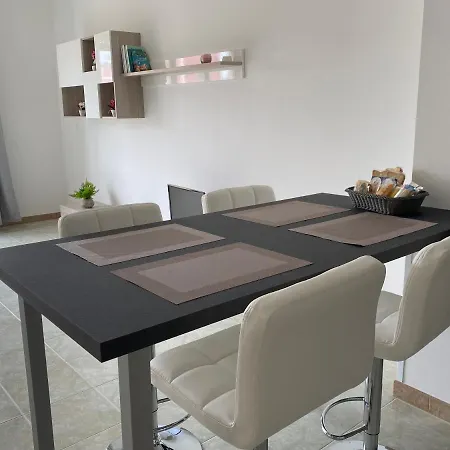 Apartamento Sole, Mare E Trallalla