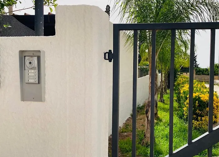 Sole, Mare E Trallalla 公寓 *