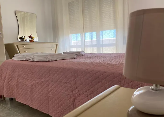 Sole, Mare E Trallalla 公寓 *