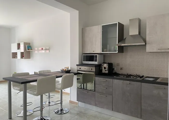 Sole, Mare E Trallalla *