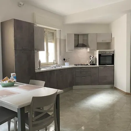 Apartment Sole, Mare E Trallalla *