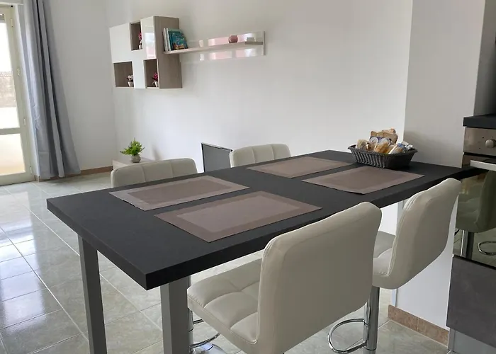 公寓 Sole, Mare E Trallalla